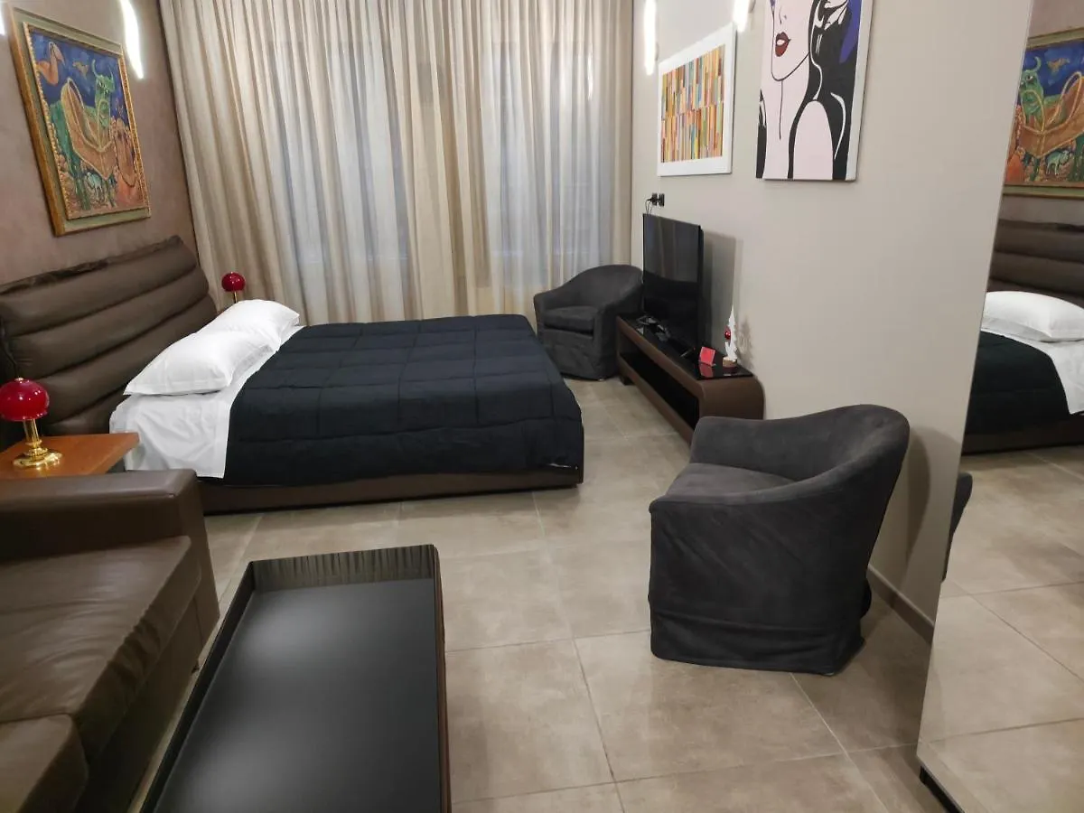 Suite Central Station Милан 0*,  Италия